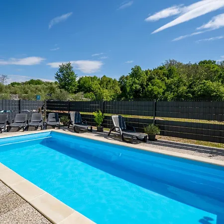 Radmila-2 By Interhome * Сило